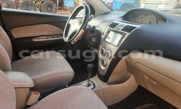 Acheter Occasion Voiture Toyota Yaris Rouge à Ouagadougou, Burkina-Faso Acheter Occasion Voiture Toyota Yaris Rouge à Ouagadougou, Burkina-Faso