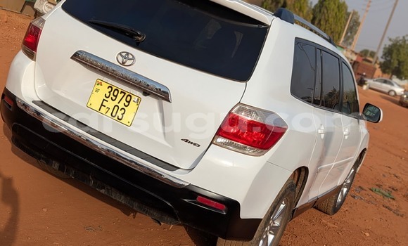Acheter Occasion Voiture Toyota Highlander Blanc à Ouagadougou, Burkina-Faso Acheter Occasion Voiture Toyota Highlander Blanc à Ouagadougou, Burkina-Faso