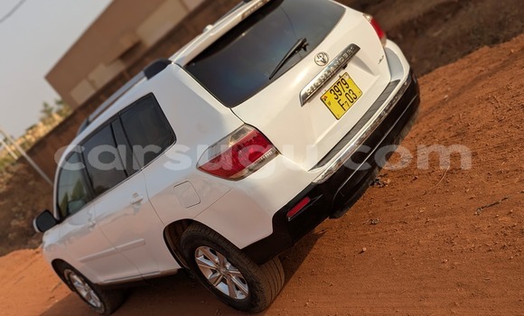 Acheter Occasion Voiture Toyota Highlander Blanc à Ouagadougou, Burkina-Faso Acheter Occasion Voiture Toyota Highlander Blanc à Ouagadougou, Burkina-Faso