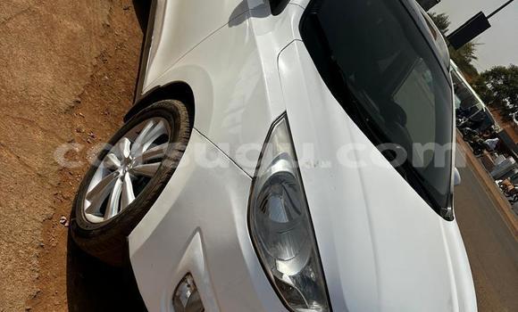 Acheter Occasion Voiture Hyundai Tucson Blanc à Ouagadougou, Burkina-Faso Acheter Occasion Voiture Hyundai Tucson Blanc à Ouagadougou, Burkina-Faso