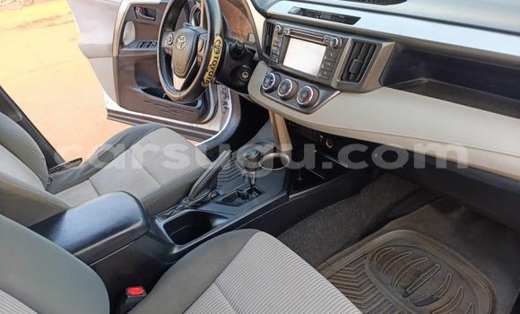 Acheter Occasion Voiture Toyota RAV4 Blanc à Ouagadougou, Burkina-Faso Acheter Occasion Voiture Toyota RAV4 Blanc à Ouagadougou, Burkina-Faso