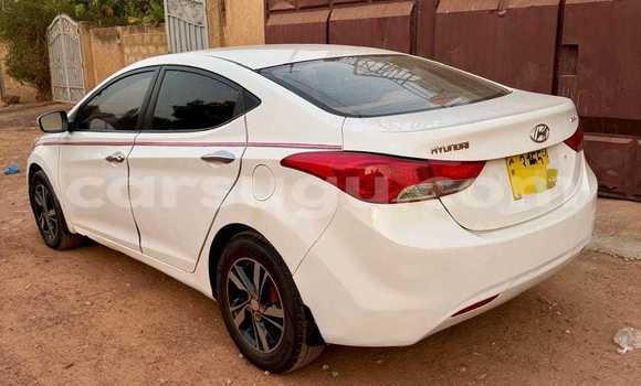 Acheter Occasion Voiture Hyundai Elantra Blanc à Ouagadougou, Burkina-Faso Acheter Occasion Voiture Hyundai Elantra Blanc à Ouagadougou, Burkina-Faso