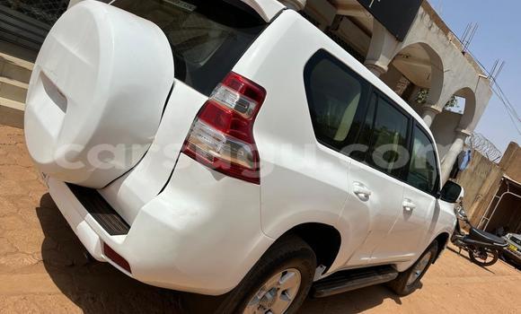 Acheter Import Voiture Toyota Land Cruiser Prado Blanc à Ouagadougou, Burkina-Faso Acheter Import Voiture Toyota Land Cruiser Prado Blanc à Ouagadougou, Burkina-Faso