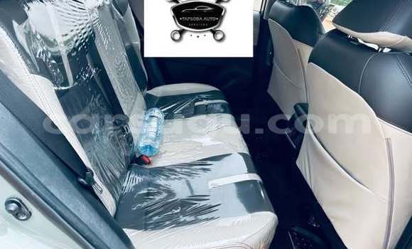 Sayi Na hannu Toyota RAV4 Sauran Mota in Ouagadougou a Burkina Faso Sayi Na hannu Toyota RAV4 Sauran Mota in Ouagadougou a Burkina Faso