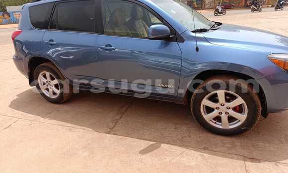Acheter Occasion Voiture Toyota RAV4 Bleu à Ouagadougou, Burkina-Faso Acheter Occasion Voiture Toyota RAV4 Bleu à Ouagadougou, Burkina-Faso