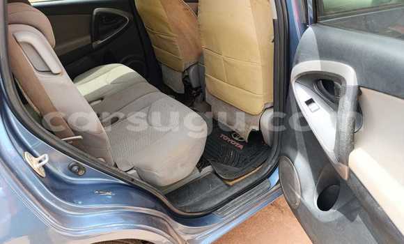 Acheter Occasion Voiture Toyota RAV4 Bleu à Ouagadougou, Burkina-Faso Acheter Occasion Voiture Toyota RAV4 Bleu à Ouagadougou, Burkina-Faso
