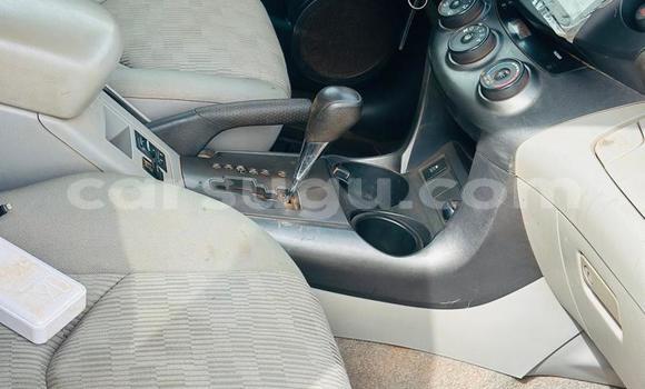 Acheter Occasion Voiture Toyota RAV4 Bleu à Ouagadougou, Burkina-Faso Acheter Occasion Voiture Toyota RAV4 Bleu à Ouagadougou, Burkina-Faso