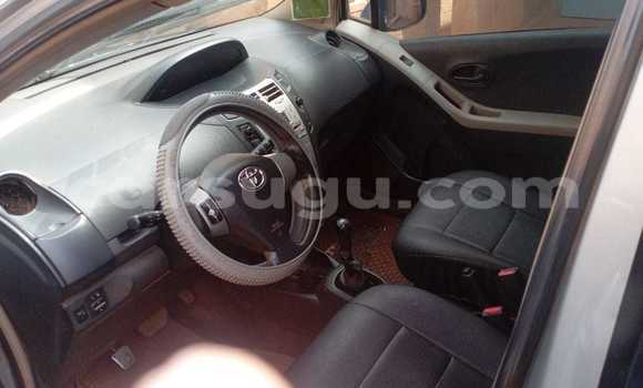 Acheter Occasion Voiture Toyota Yaris Gris à Ouagadougou, Burkina-Faso Acheter Occasion Voiture Toyota Yaris Gris à Ouagadougou, Burkina-Faso