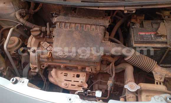 Acheter Occasion Voiture Toyota Yaris Gris à Ouagadougou, Burkina-Faso Acheter Occasion Voiture Toyota Yaris Gris à Ouagadougou, Burkina-Faso