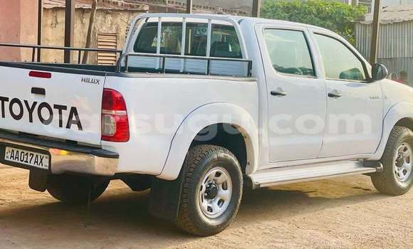 Buy Used Toyota Hilux White Car in Ouagadougou in Burkina Faso Buy Used Toyota Hilux White Car in Ouagadougou in Burkina Faso