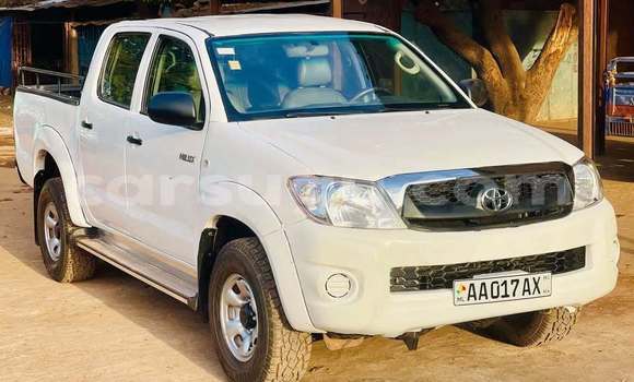 Buy Used Toyota Hilux White Car in Ouagadougou in Burkina Faso Buy Used Toyota Hilux White Car in Ouagadougou in Burkina Faso