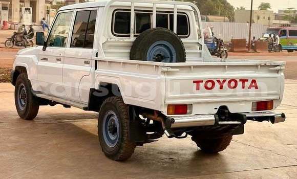 Buy Used Toyota Land Cruiser White Car in Ouagadougou in Burkina Faso Buy Used Toyota Land Cruiser White Car in Ouagadougou in Burkina Faso