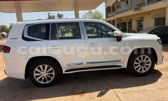 Buy Used Toyota Land Cruiser White Car in Ouagadougou in Burkina Faso Buy Used Toyota Land Cruiser White Car in Ouagadougou in Burkina Faso