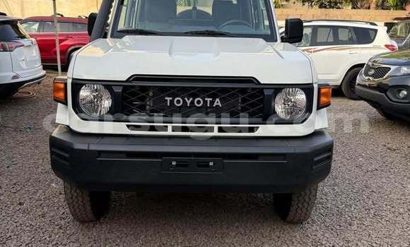 Buy Used Toyota Land Cruiser White Car in Ouagadougou in Burkina Faso Buy Used Toyota Land Cruiser White Car in Ouagadougou in Burkina Faso