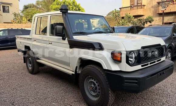 Buy Used Toyota Land Cruiser White Car in Ouagadougou in Burkina Faso Buy Used Toyota Land Cruiser White Car in Ouagadougou in Burkina Faso