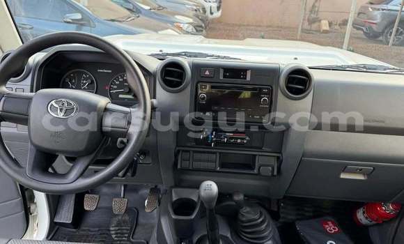 Buy Used Toyota Land Cruiser White Car in Ouagadougou in Burkina Faso Buy Used Toyota Land Cruiser White Car in Ouagadougou in Burkina Faso