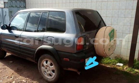 Acheter Occasion Voiture Toyota RAV4 Gris à Ouagadougou, Burkina-Faso Acheter Occasion Voiture Toyota RAV4 Gris à Ouagadougou, Burkina-Faso