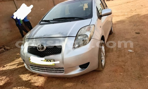 Acheter Occasion Voiture Toyota Yaris Gris à Ouagadougou, Burkina-Faso Acheter Occasion Voiture Toyota Yaris Gris à Ouagadougou, Burkina-Faso