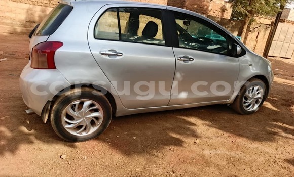 Acheter Occasion Voiture Toyota Yaris Gris à Ouagadougou, Burkina-Faso Acheter Occasion Voiture Toyota Yaris Gris à Ouagadougou, Burkina-Faso