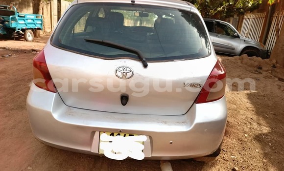 Acheter Occasion Voiture Toyota Yaris Gris à Ouagadougou, Burkina-Faso Acheter Occasion Voiture Toyota Yaris Gris à Ouagadougou, Burkina-Faso