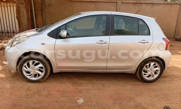 Acheter Occasion Voiture Toyota Yaris Gris à Ouagadougou, Burkina-Faso Acheter Occasion Voiture Toyota Yaris Gris à Ouagadougou, Burkina-Faso