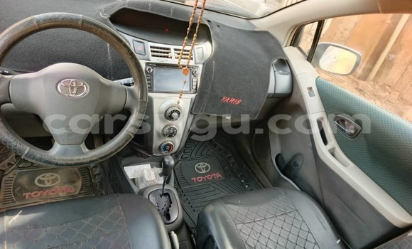 Acheter Occasion Voiture Toyota Yaris Gris à Ouagadougou, Burkina-Faso Acheter Occasion Voiture Toyota Yaris Gris à Ouagadougou, Burkina-Faso
