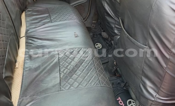 Acheter Occasion Voiture Toyota Yaris Gris à Ouagadougou, Burkina-Faso Acheter Occasion Voiture Toyota Yaris Gris à Ouagadougou, Burkina-Faso