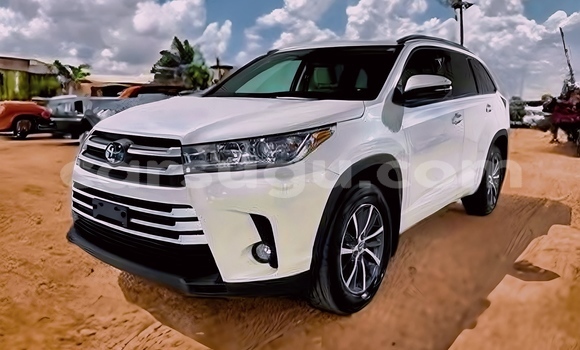 Acheter Neuf Voiture Toyota Highlander Blanc à Ouagadougou, Burkina-Faso Acheter Neuf Voiture Toyota Highlander Blanc à Ouagadougou, Burkina-Faso