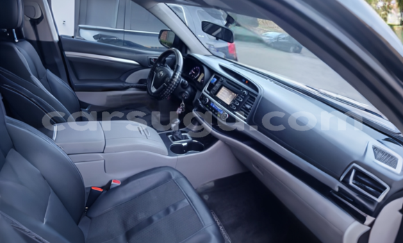 Acheter Neuf Voiture Toyota Highlander Blanc à Ouagadougou, Burkina-Faso Acheter Neuf Voiture Toyota Highlander Blanc à Ouagadougou, Burkina-Faso