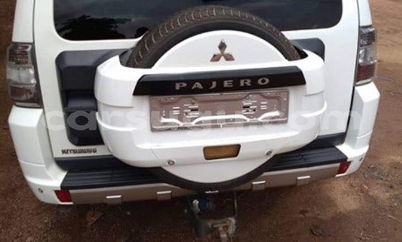 Acheter Occasion Voiture Mitsubishi Pajero Blanc à Ouagadougou, Burkina-Faso Acheter Occasion Voiture Mitsubishi Pajero Blanc à Ouagadougou, Burkina-Faso