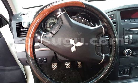 Acheter Occasion Voiture Mitsubishi Pajero Blanc à Ouagadougou, Burkina-Faso Acheter Occasion Voiture Mitsubishi Pajero Blanc à Ouagadougou, Burkina-Faso