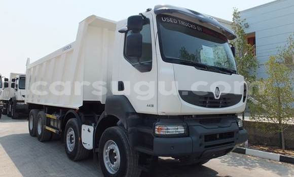 Sayi Sabo Renault TRM 10000 White Babbar mota in Houndé a Burkina Faso