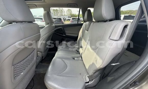 Acheter Occasion Voiture Toyota RAV4 Marron à Ouagadougou, Burkina-Faso Acheter Occasion Voiture Toyota RAV4 Marron à Ouagadougou, Burkina-Faso