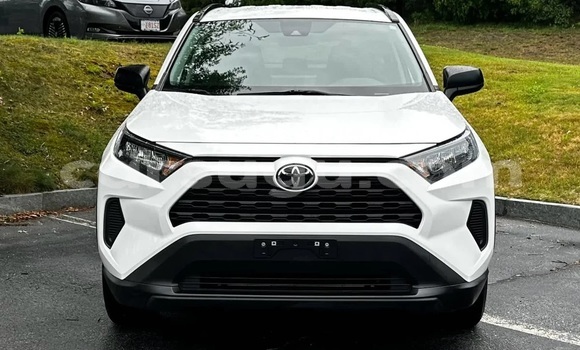 Sayi Na hannu Toyota RAV4 White Mota in Dedougou a Mouhoun Sayi Na hannu Toyota RAV4 White Mota in Dedougou a Mouhoun