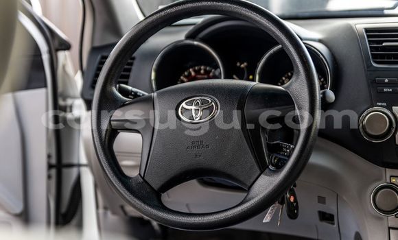 Sayi Na hannu Toyota Highlander White Mota in Dedougou a Mouhoun Sayi Na hannu Toyota Highlander White Mota in Dedougou a Mouhoun