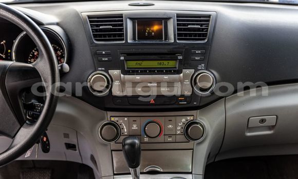 Sayi Na hannu Toyota Highlander White Mota in Dedougou a Mouhoun Sayi Na hannu Toyota Highlander White Mota in Dedougou a Mouhoun