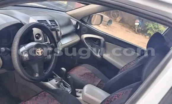 Sayi Na hannu Toyota RAV4 White Mota in Gorom–Gorom a Oudalan Sayi Na hannu Toyota RAV4 White Mota in Gorom–Gorom a Oudalan