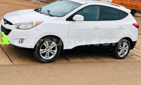 Sayi Na hannu Hyundai Tucson White Mota in Ouahigouya a Burkina Faso Sayi Na hannu Hyundai Tucson White Mota in Ouahigouya a Burkina Faso