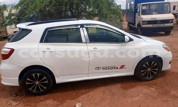 Sayi Na hannu Toyota Matrix White Mota in Ouagadougou a Burkina Faso Sayi Na hannu Toyota Matrix White Mota in Ouagadougou a Burkina Faso