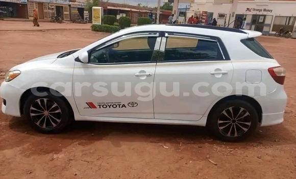 Sayi Na hannu Toyota Matrix White Mota in Ouagadougou a Burkina Faso Sayi Na hannu Toyota Matrix White Mota in Ouagadougou a Burkina Faso