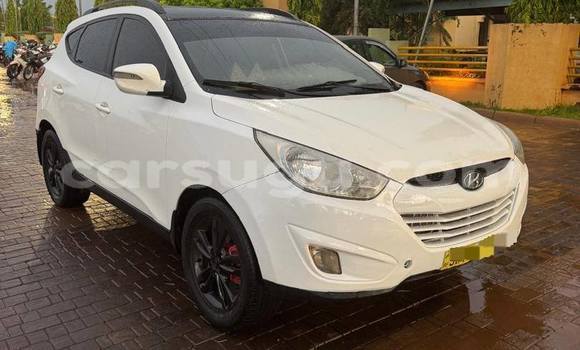 Buy Used Hyundai Tucson White Car in Ouagadougou in Burkina Faso Buy Used Hyundai Tucson White Car in Ouagadougou in Burkina Faso