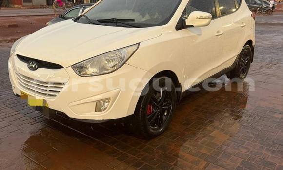 Buy Used Hyundai Tucson White Car in Ouagadougou in Burkina Faso Buy Used Hyundai Tucson White Car in Ouagadougou in Burkina Faso