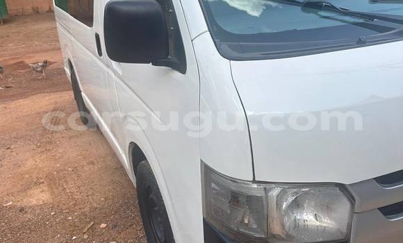 Buy Used Toyota Hiace White Car in Ouahigouya in Burkina Faso Buy Used Toyota Hiace White Car in Ouahigouya in Burkina Faso