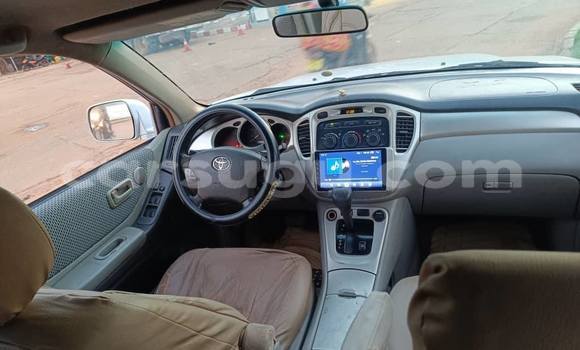 Buy Used Toyota Highlander Silver Car in Ouagadougou in Burkina Faso Buy Used Toyota Highlander Silver Car in Ouagadougou in Burkina Faso