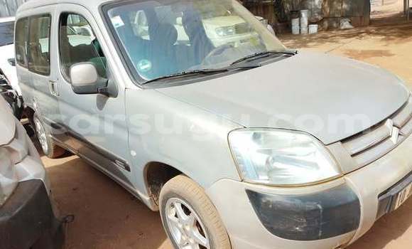 Acheter Occasion Voiture Renault Caravelle Gris à Ouagadougou, Burkina-Faso Acheter Occasion Voiture Renault Caravelle Gris à Ouagadougou, Burkina-Faso