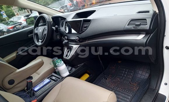 Acheter Occasion Voiture Honda CR–V Blanc à Bobo Dioulasso, Burkina-Faso Acheter Occasion Voiture Honda CR–V Blanc à Bobo Dioulasso, Burkina-Faso