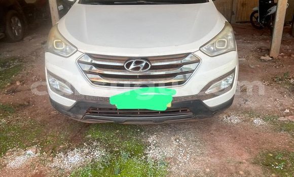 Acheter Occasion Voiture Hyundai Santa Fe Blanc à Ouagadougou, Burkina-Faso Acheter Occasion Voiture Hyundai Santa Fe Blanc à Ouagadougou, Burkina-Faso