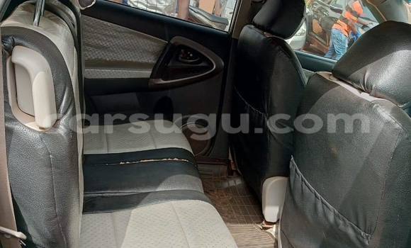 Acheter Occasion Voiture Toyota RAV4 Blanc à Ouagadougou, Burkina-Faso Acheter Occasion Voiture Toyota RAV4 Blanc à Ouagadougou, Burkina-Faso