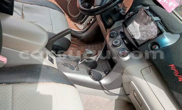 Acheter Occasion Voiture Toyota RAV4 Blanc à Ouagadougou, Burkina-Faso Acheter Occasion Voiture Toyota RAV4 Blanc à Ouagadougou, Burkina-Faso