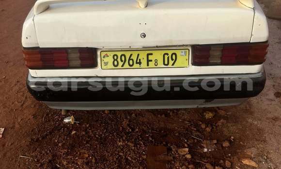 Acheter Occasion Voiture Mercedes-Benz 190 Blanc à Ouagadougou, Burkina-Faso Acheter Occasion Voiture Mercedes-Benz 190 Blanc à Ouagadougou, Burkina-Faso
